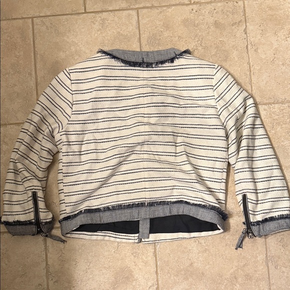 Zara Jacket with Navy Accents - Picture 6 of 8